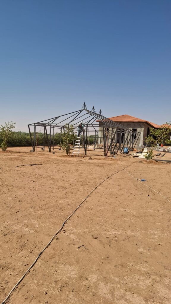 قرميد كوري معدني لهنجر في الرياض — سقف خفيف ومتين